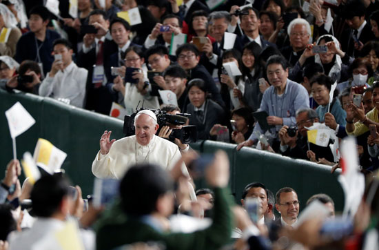 جانب-من-قداس-البابا-فى-اليابان