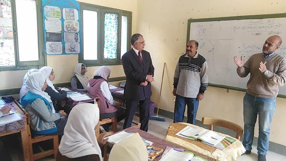 جولة وكيل وزارة التعليم بشمال سيناء على المدارس (2)