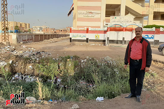 القمامة تحاصر مدرسة الثانوى الصناعى (3)