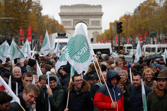 مظاهرة-المزارعين-الفرنسيين
