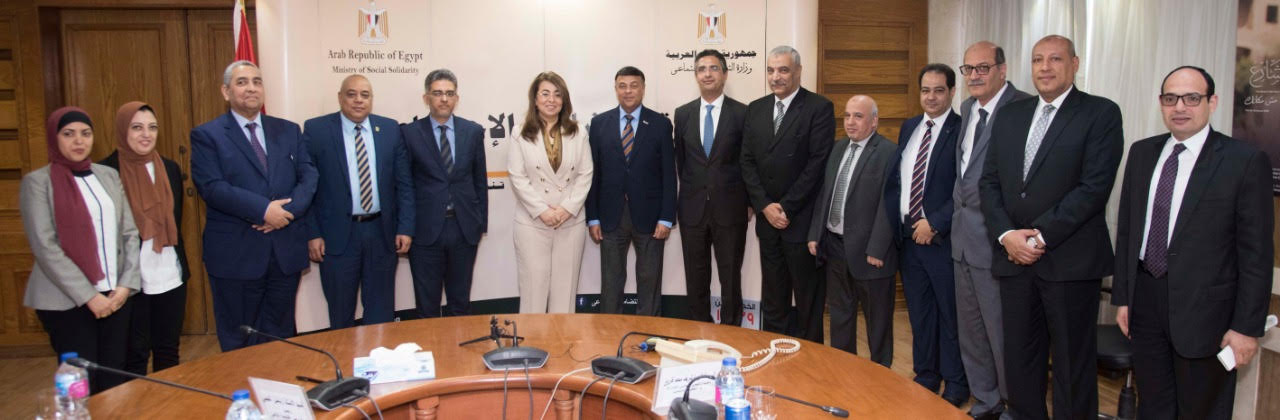 توقيع عقد تعاون بين بنك ناصر و شركة مصر لتأمينات الحياة  (1)