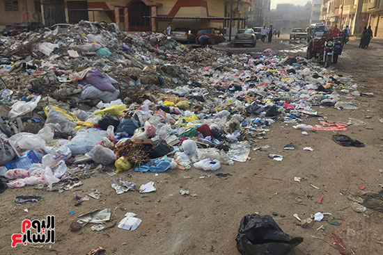 انتشار-القمامة-أمام-أحدى-المدارس-بالإسماعيلية-(2)