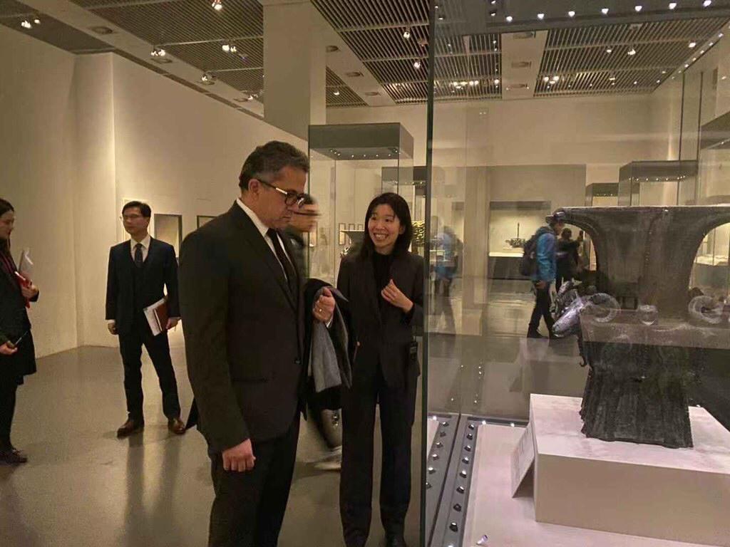 وزير الآثار بمتحف بكين (2)