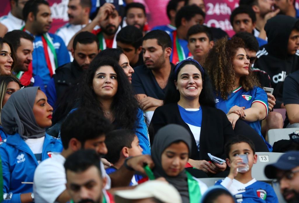 جماهير الكويت وعمان في كأس الخليج  (2)