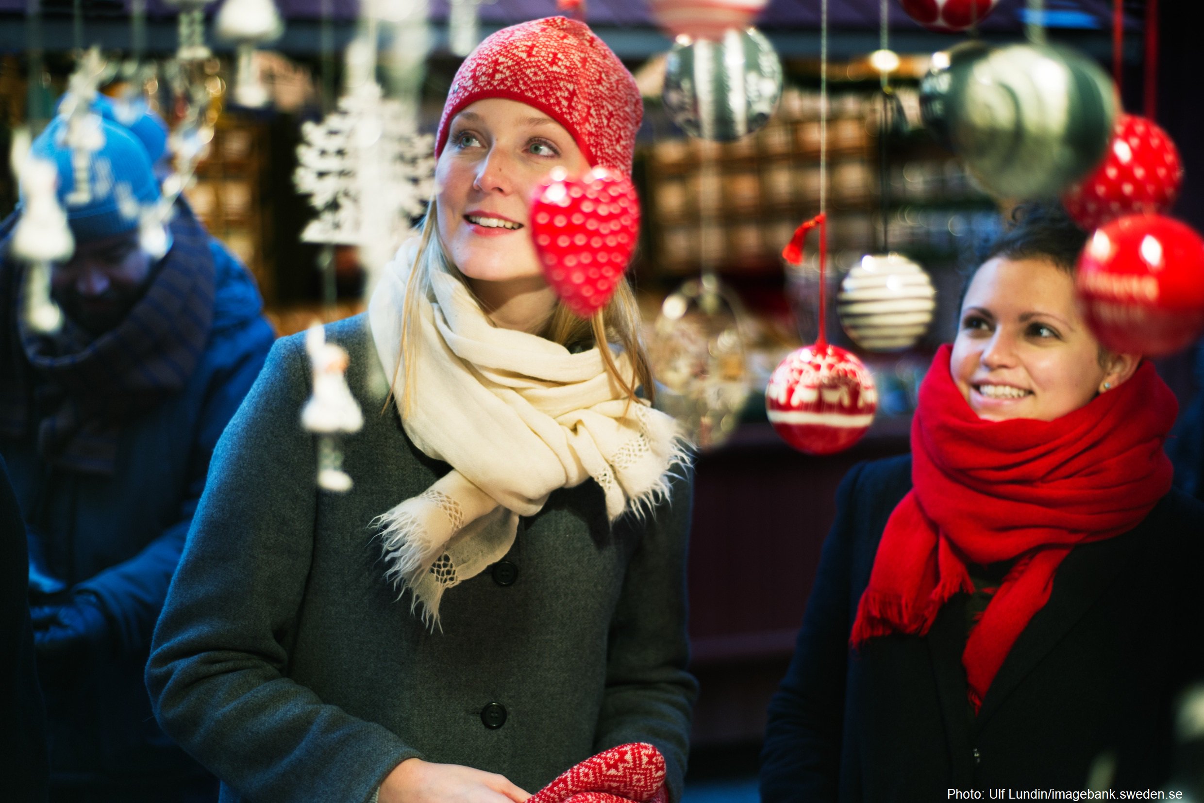 مواطنو السويد يستعدون لاحتفالات عيد الميلاد