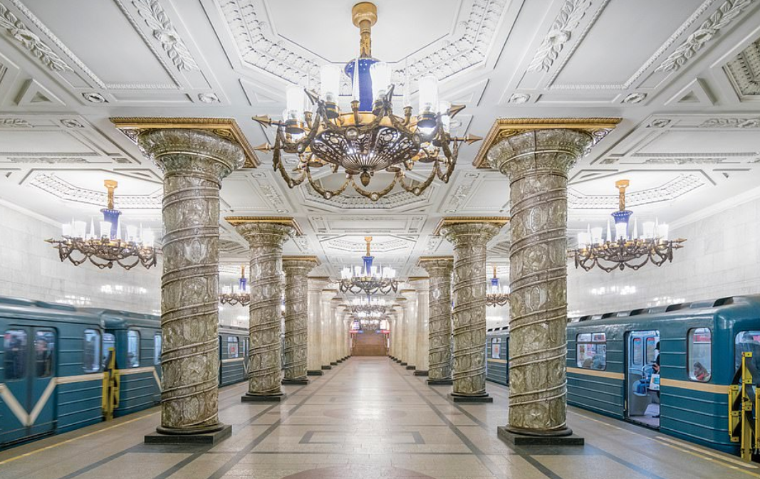 محطة مترو فى بطرسبرج