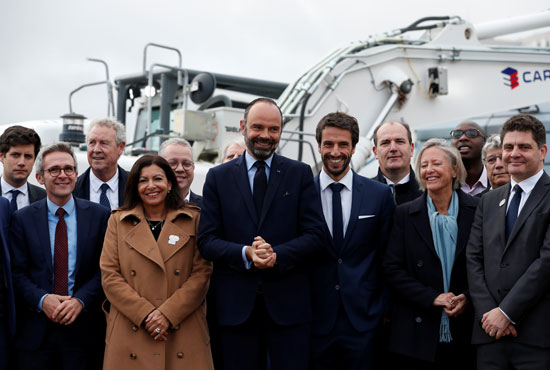 صورة-جماعية-لرئيس-وزراء-فرنسا-مع-المسئولين
