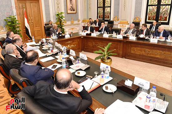 اجتماع اللجنة العامة برئاسة على عبد العال (9)
