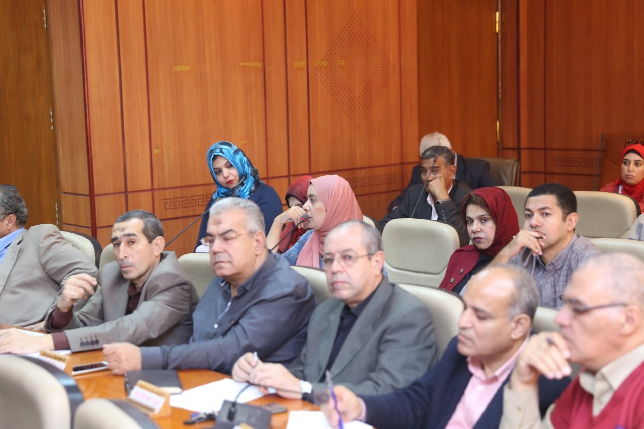 جلسة أعمال المجلس التنفيذى بمحافظة بورسعيد (4)