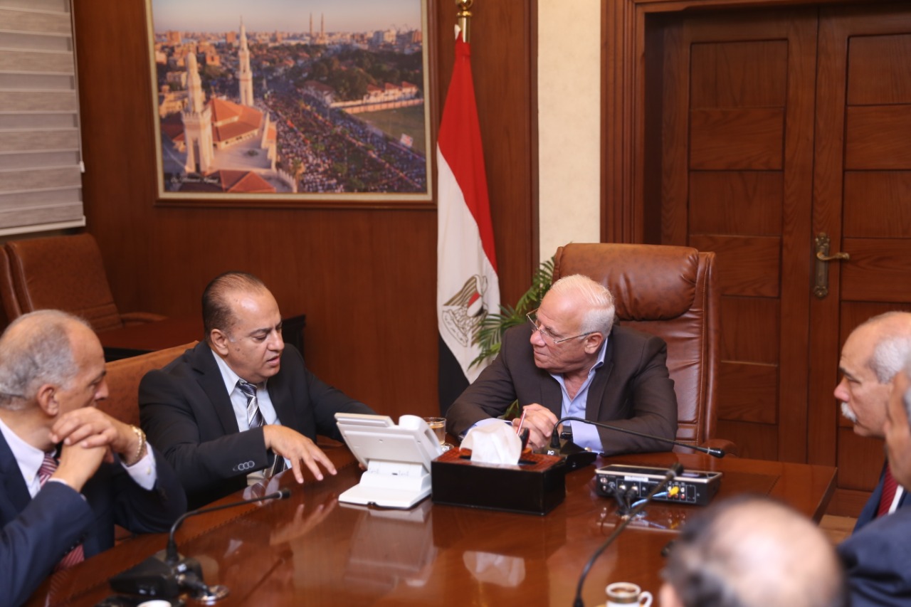 لقاء محافظ بورسعيد ومسؤلى الكيكبوكسنج بمصر وأفريقيا (2)