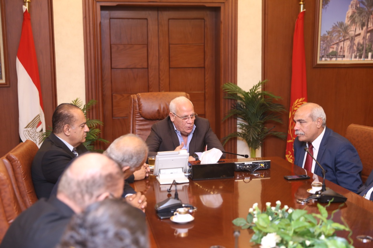 لقاء محافظ بورسعيد ومسؤلى الكيكبوكسنج بمصر وأفريقيا (6)