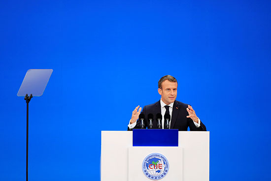 الرئيس الفرنسي إيمانويل ماكرون يلقي كلمة في حفل افتتاح معرض الاستيراد الدولي الصيني الثاني