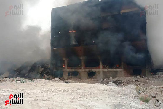 حريق مصنع أبو حوا للدراجات البخارية بقليوب (8)