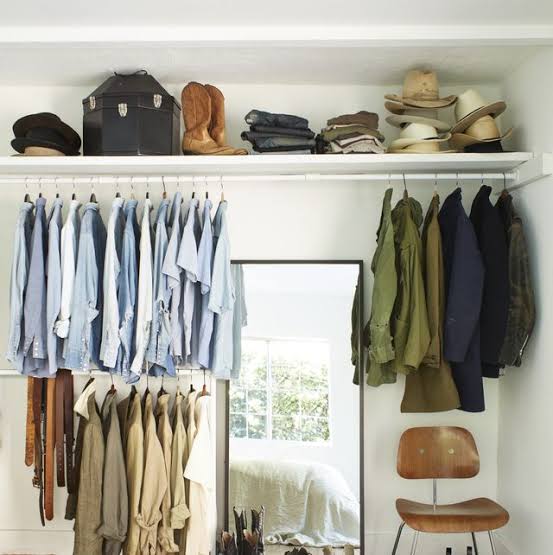 طريقة مثالية لتوفير مساحات داخل خزانة ملابسك