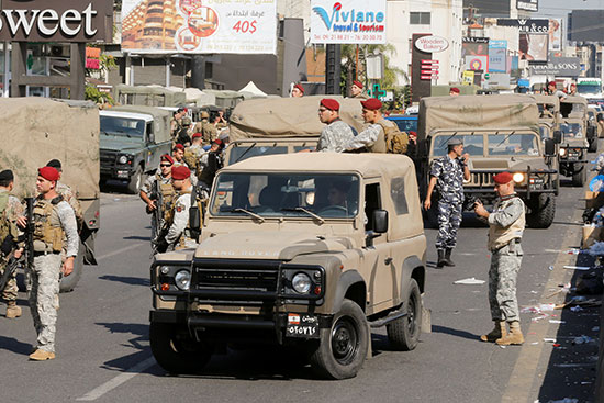 قوات الجيش تفتح الطرق فى بيروت