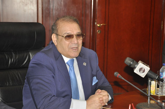 حسن راتب رئيساً لشركة الأسمنت الأسبانية المصرية  (3)