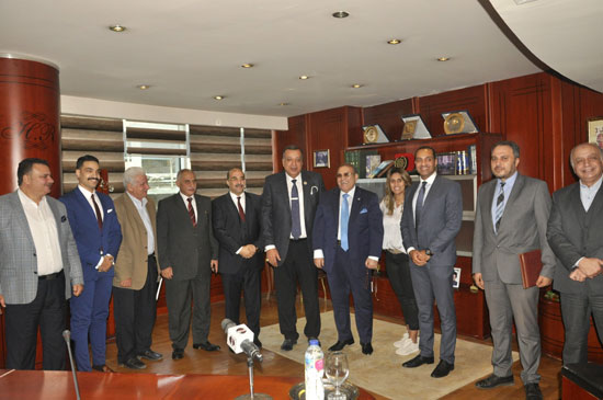 حسن راتب رئيساً لشركة الأسمنت الأسبانية المصرية  (1)