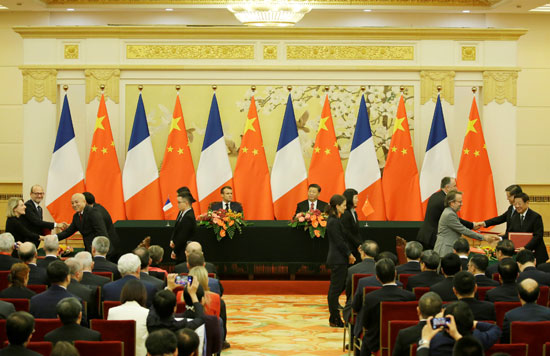 الرئيس-الصينى-ونظيره-الفرنسى-يتابعان-توقيع-الاتفاقات