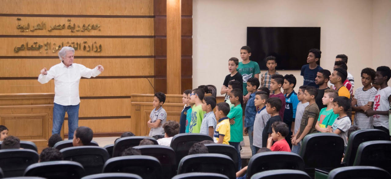 فريق كورال أطفال مصر يواصل تدريباته استعدادا لحفل غنائي بجامعة القاهرة (9)