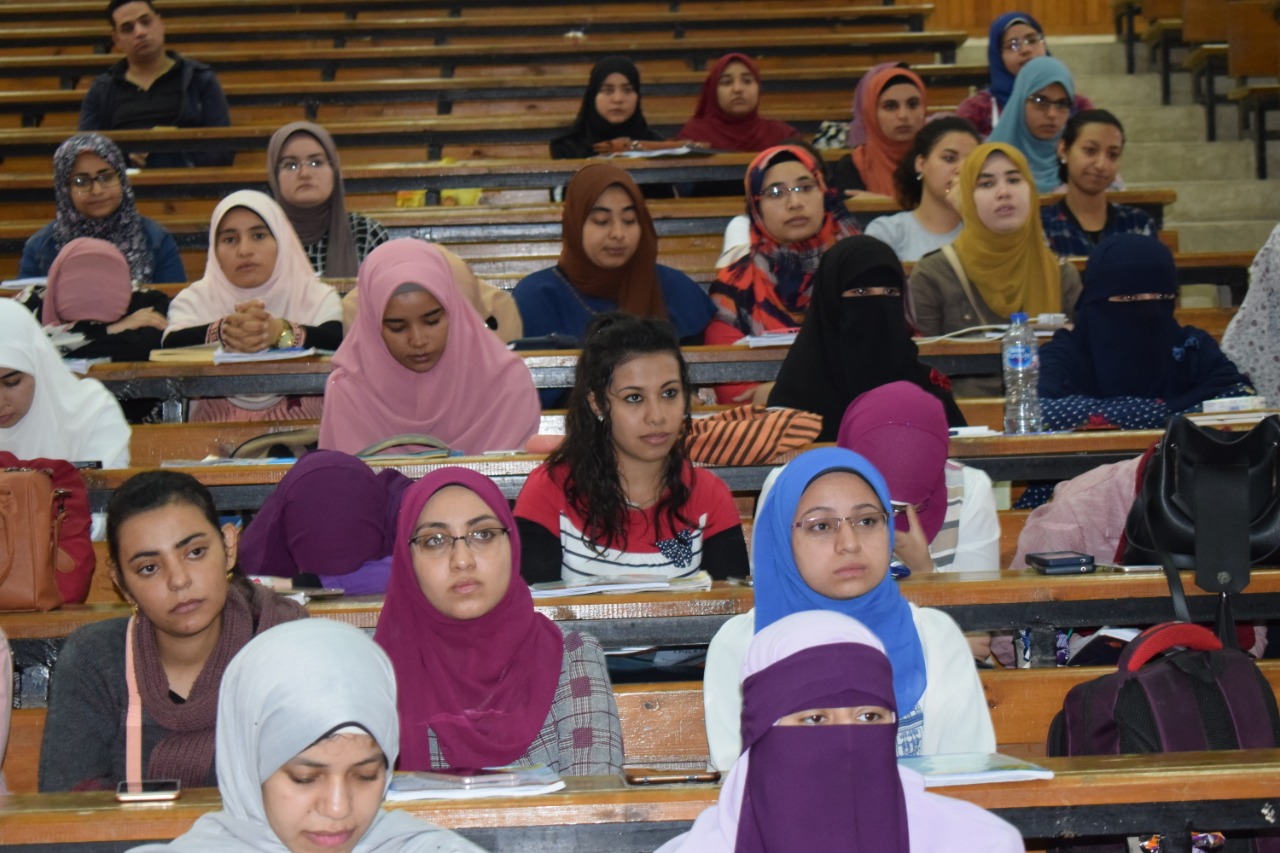 ندوتين لمناهضة العنف ضد المرأة بجامعة المنيا  (7)
