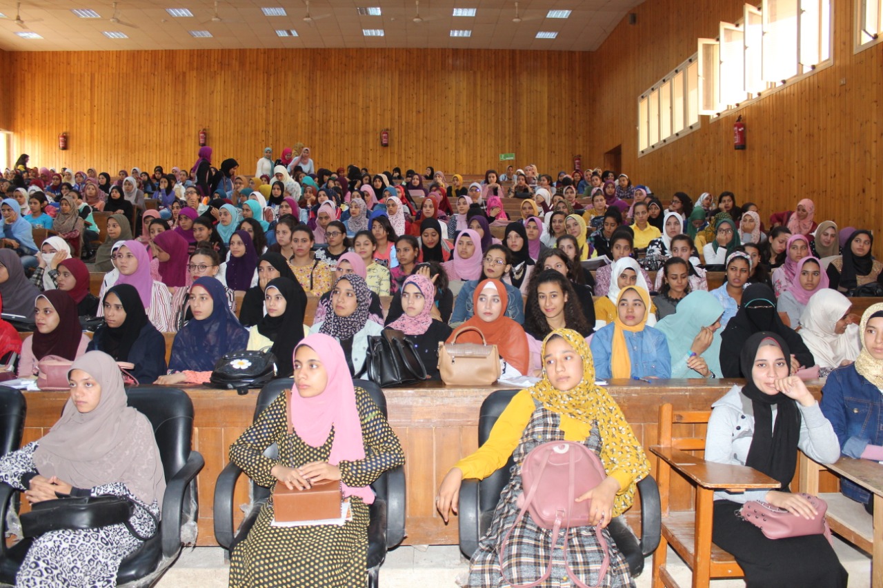 ندوتين لمناهضة العنف ضد المرأة بجامعة المنيا  (9)