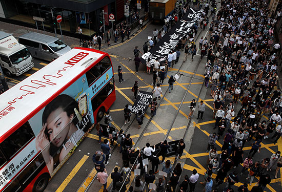 احتجاجات مستمرة فى هونج كونج