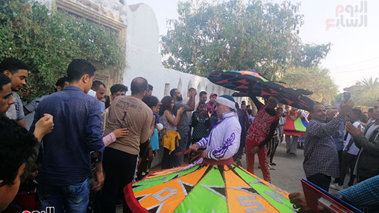شوارع قرية تونس تتحول لمسرح (9)