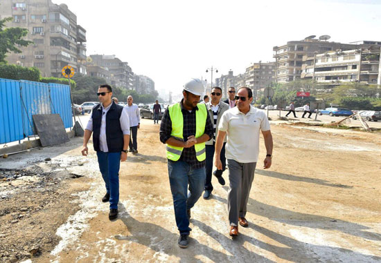 الرئيس عبد الفتاح السيسى يتفقد سير الأعمال الإنشائية بمجموعة مشروعات الطرق والكباري بمنطقة مصر الجديدة (6)