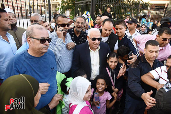 محافظ بورسعيد يستقبل موكب الاحتفال بالمولد (3)