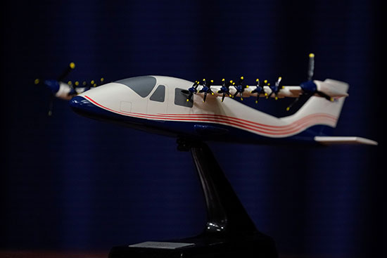 نموذج للطائرة الكهربائية
