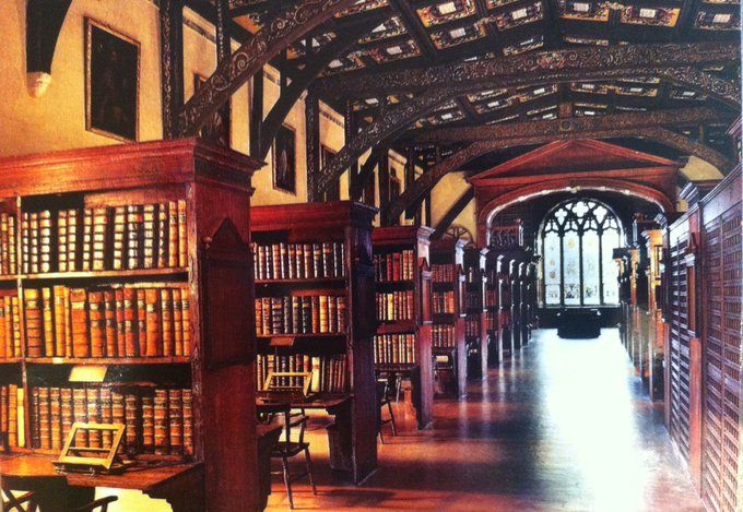 المكتبة العريقة