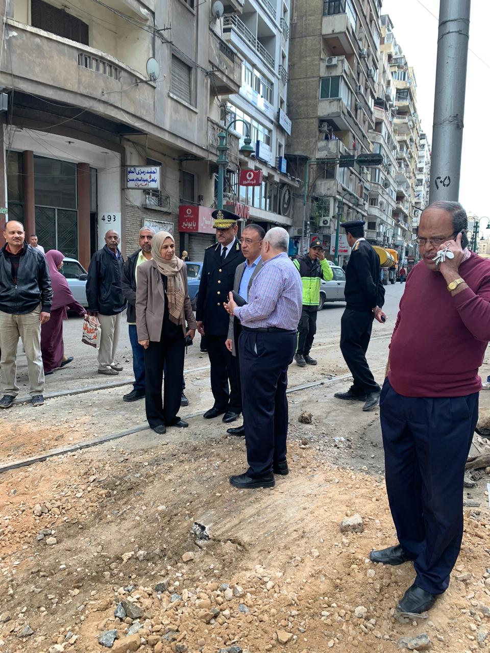 محافظ الاسكندرية يتفقد أعمال إعادة تأهيل مزلقان ترام الوزارة (1)