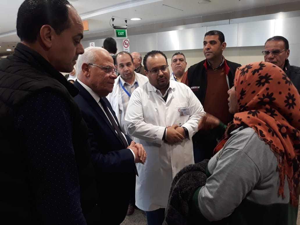 محافظ بورسعيد يتفقد مستشفى السلام (3)