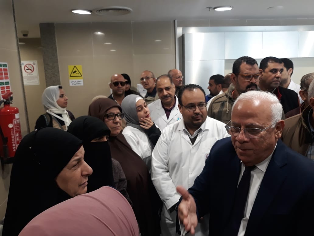محافظ بورسعيد يتفقد مستشفى السلام (7)