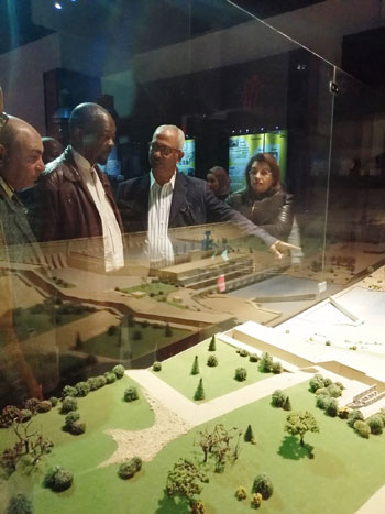 سفير موزمبيق يزور بمتحف النيل بأسوان