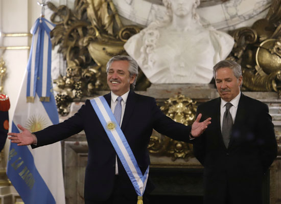 ألبرتو فرنانديز رئيس الأرجنتين المنتخب