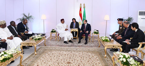 الرئيس عبد الفتاح السيسي ورئيس النيجر محمد إيسوفو (1)
