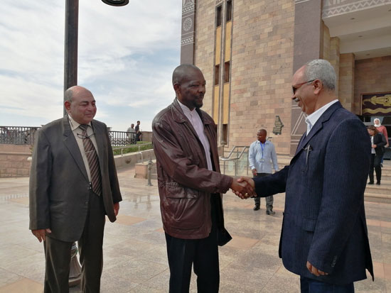 سفير موزمبيق يزور بمتحف النيل بأسوان (3)