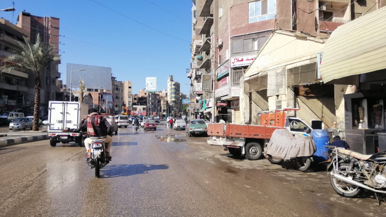 مياه الأمطار تغرق شوارع الفيوم (2)