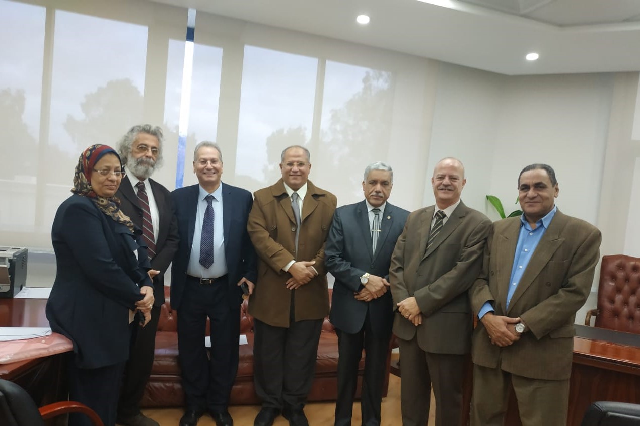الاجتماع التنسيقى بين نقابة أطباء مصر ومسؤلى الزمالة المصرية ومسؤلى وزارة الصحة (4)