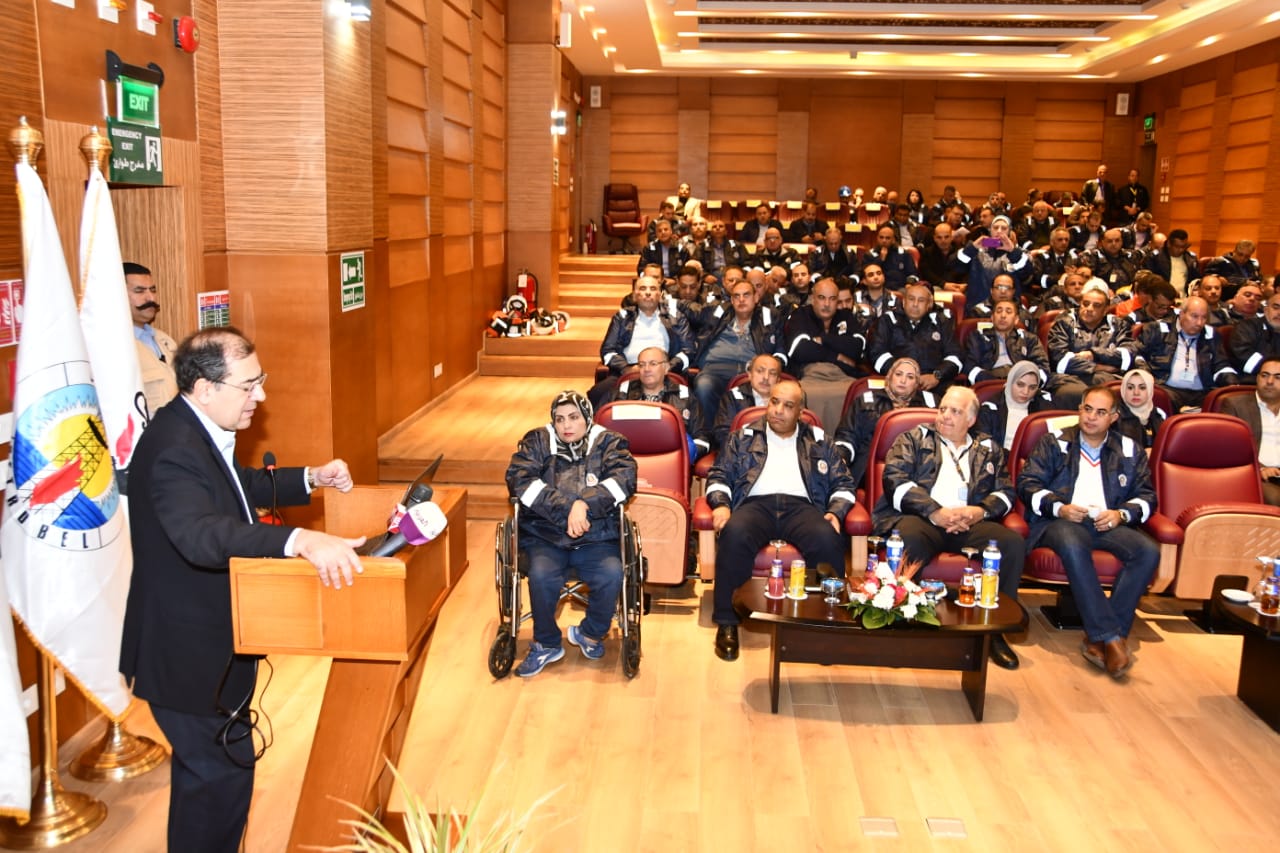وزير البترول خلال تقديمه شرح استراتيجية وزارة البترول