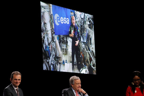 رائد فضاء يتحدث لأنطونيو جوتيريس من الفضاء