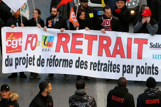 استمرار الاحتجاجات العمالية فى فرنسا
