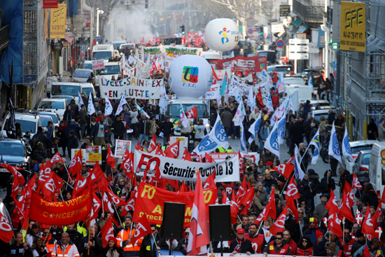 احتجاجات عمالية فى فرنسا