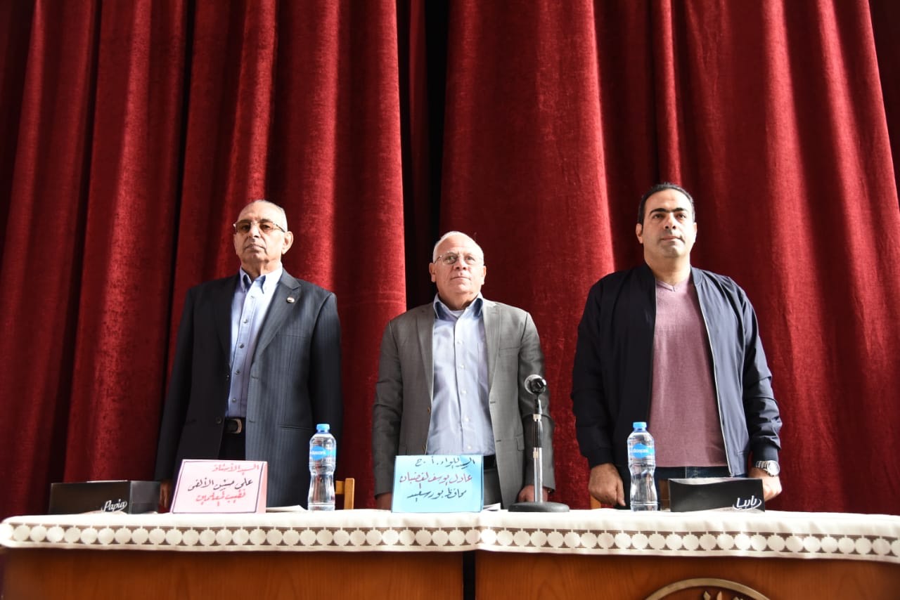  لقاء محافظ بورسعيد مع مديرى المدارس والإدرات التعليميه (5)