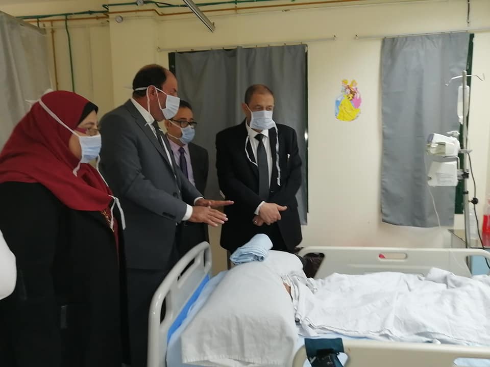زيارة مساعد وزير الصحة لمستشفى حميات بنها (1)