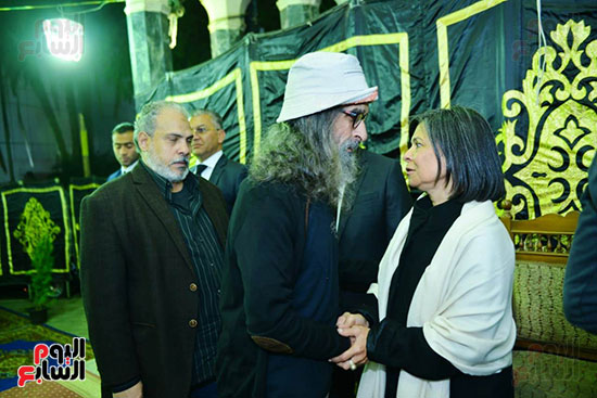 سلوى محمد على تتلقى عزاء زوجها الراحل سلوى محمد على تتلقى عزاء زوجها الراحل