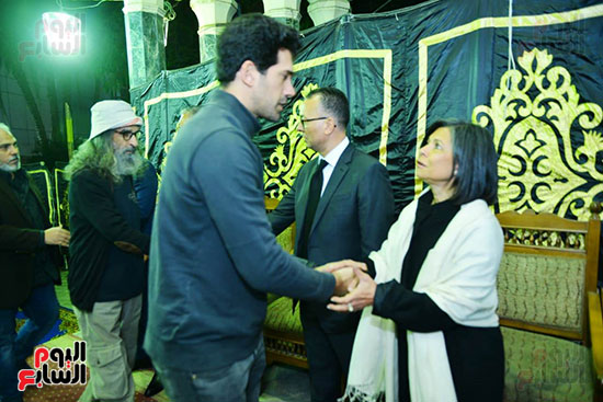 احمد مجدى يقدم العزاء للفنانة سلوى محمد على احمد مجدى يقدم العزاء للفنانة سلوى محمد على