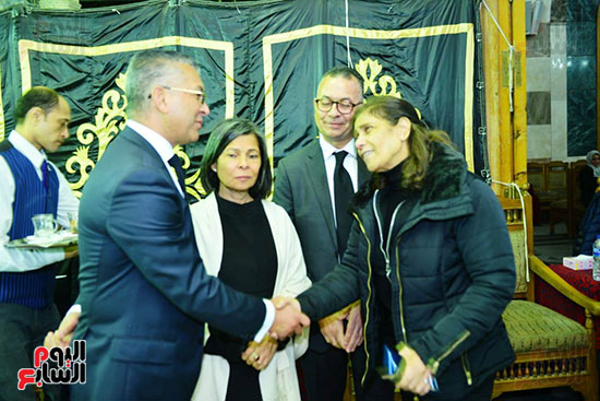 بسمة تقدم العزاء للفنانة سلوى محمد على بسمة تقدم العزاء للفنانة سلوى محمد على