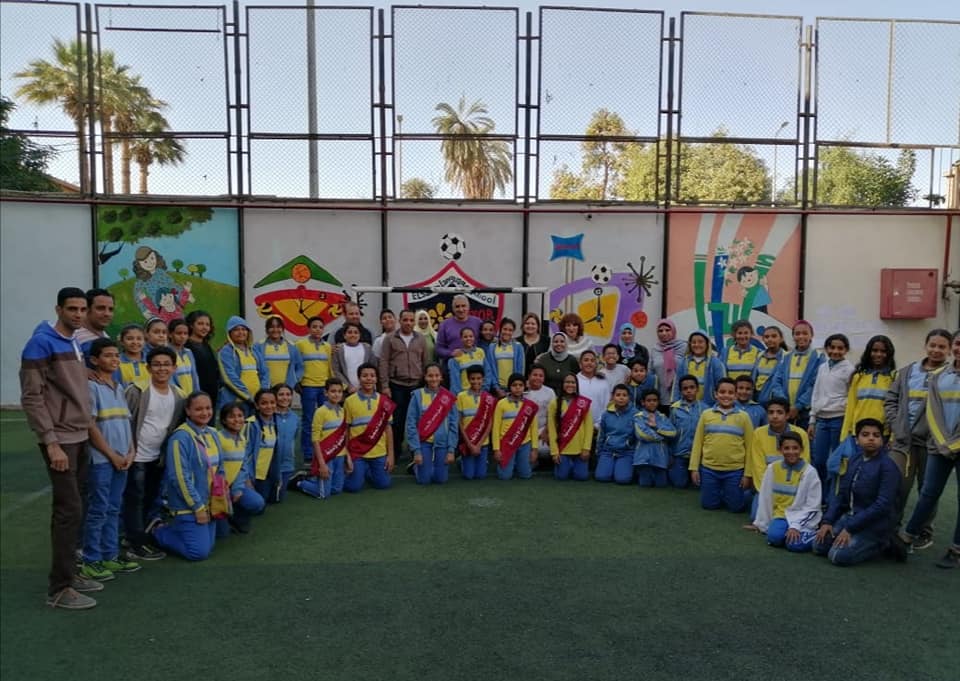 رئيس مدينة أرمنت يستقبل تلاميذ مدرسة رياض أطفال (2)